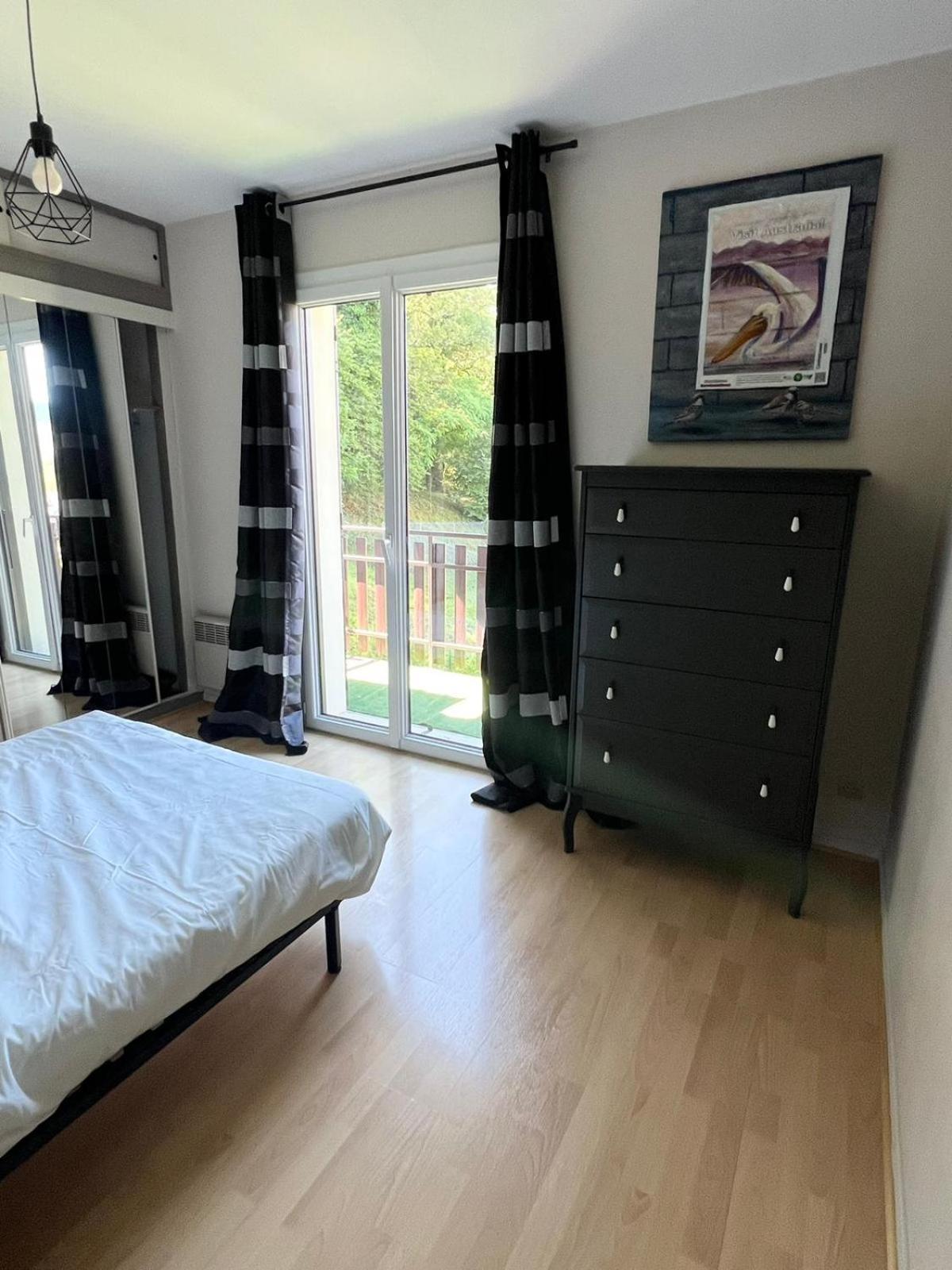 Maison Entre Lacs Et Forets Montréal La Cluse Extérieur photo